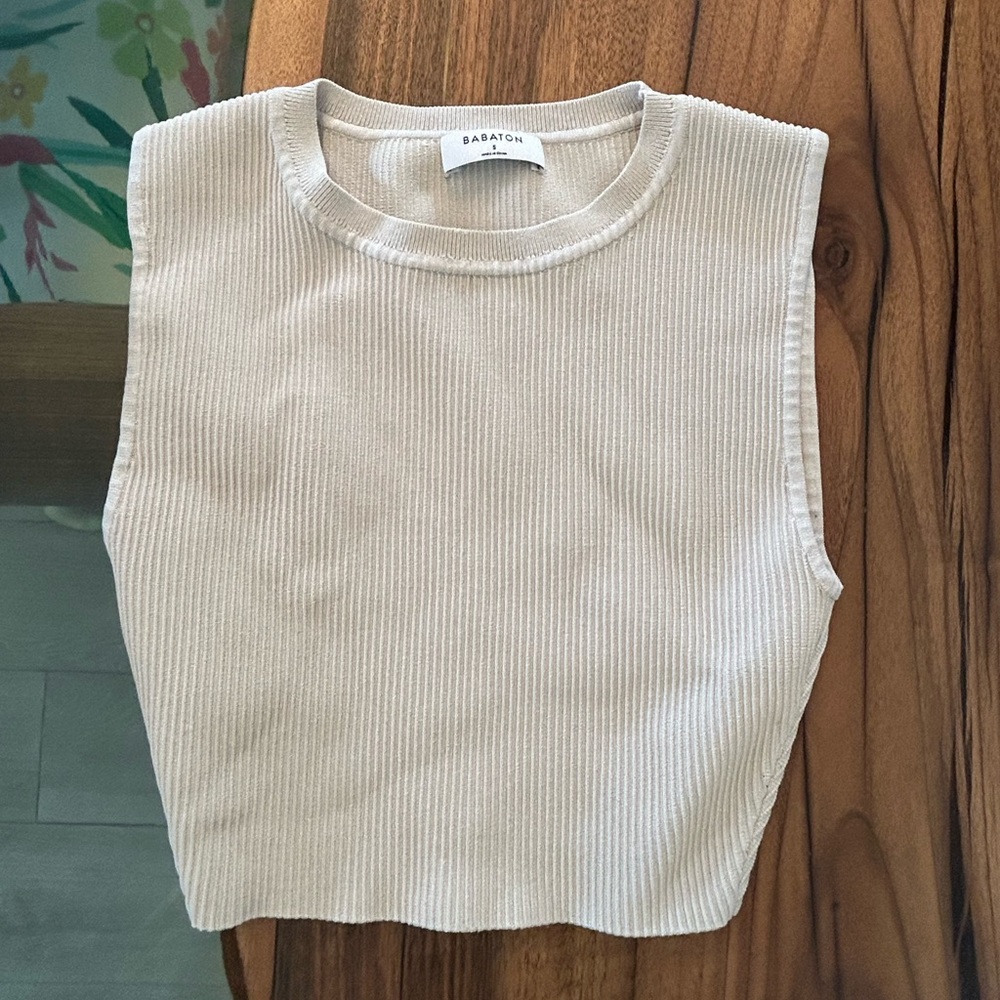 Aritzia Women's Tan and Cream Crop-top Size Small
